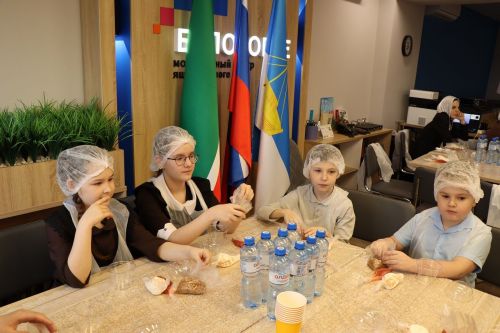Участники СВО организовали для лаишевских ребят сладкий мастер-класс