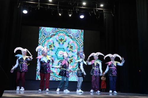 На сцене районного дома культуры соревновались школьные театры Лаишевского района