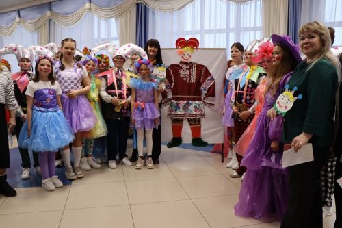 На сцене районного дома культуры соревновались школьные театры Лаишевского района