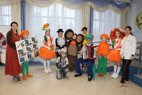 На сцене районного дома культуры соревновались школьные театры Лаишевского района
