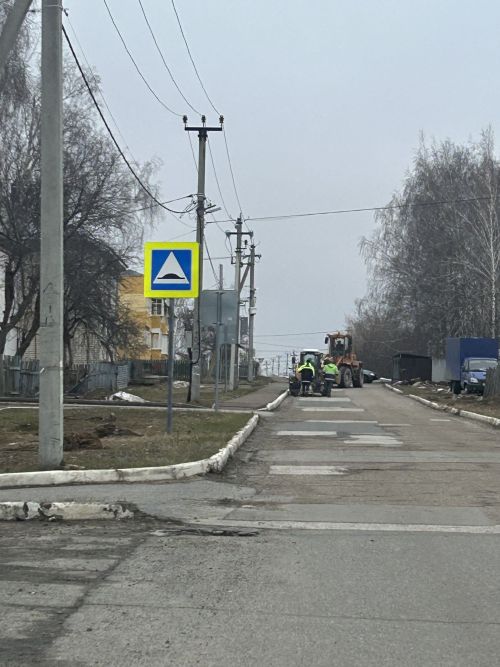 В Лаишево приступили к ямочному ремонту дорог.