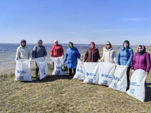 Субботник в Атабаево: уборка прибрежной полосы реки Кама в рамках акции «Вода России»