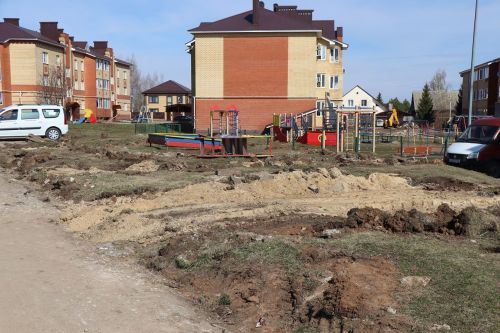 В Лаишеве продолжают благоустраивать территории по программе «Наш двор»