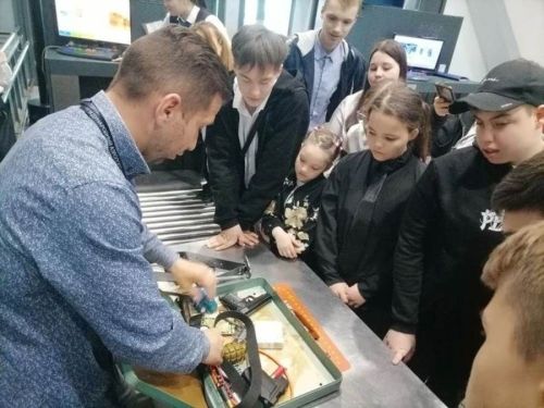 Габдулла Тукай исемендәге Халыкара аэропортка экскурсия: ачышлар һәм тәэсирләр көне
