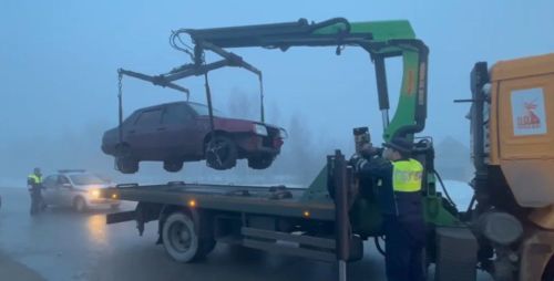 Катался без водительского удостоверения и без госномеров
