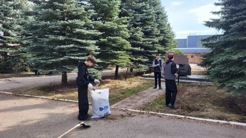 Юнармейцы Габишевской школы провели субботник у мемориала героям Великой Отечественной войны