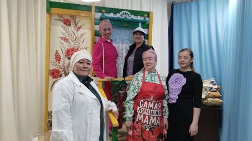 «После работы — на сцену: как жители Именьково совмещают профессии и творчество»