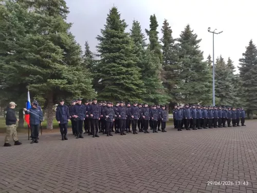 Подготовка в парке Победы к параду в честь Дня Победы в Лаишево