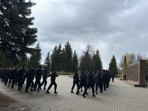 Подготовка в парке Победы к параду в честь Дня Победы в Лаишево