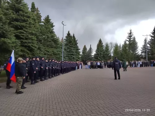 Подготовка в парке Победы к параду в честь Дня Победы в Лаишево