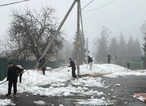 В Лаишевском детдоме устроили весенний субботник