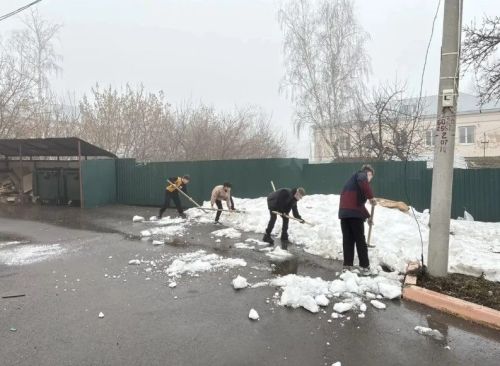 В Лаишевском детдоме устроили весенний субботник