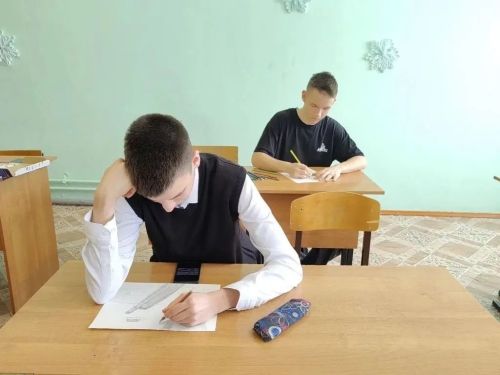 Молодые художники Лаишевского района приняли участие в марафоне «Весенние краски»