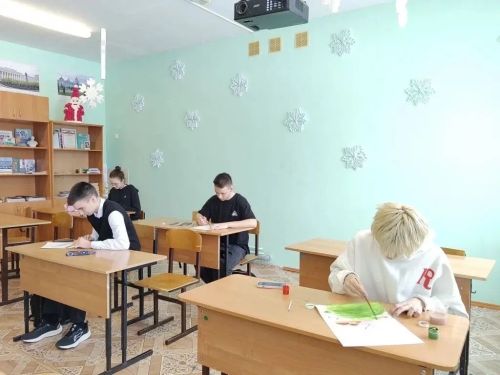 Молодые художники Лаишевского района приняли участие в марафоне «Весенние краски»