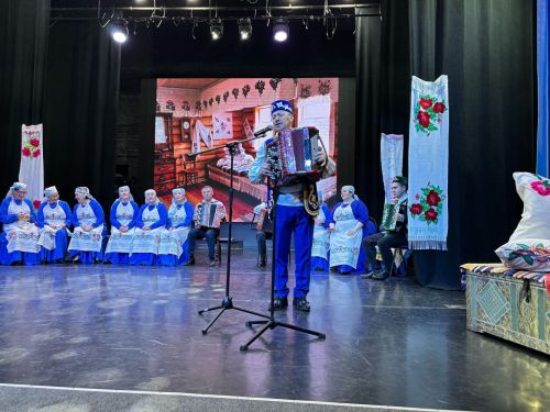 Гармонь, песни и традиции: «Гармунлы, аулак өй» в Районном Доме культуры