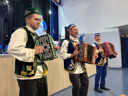 Гармонь, песни и традиции: «Гармунлы, аулак өй» в Районном Доме культуры