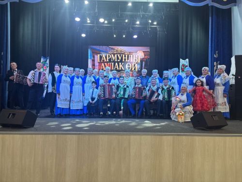 Гармонь, песни и традиции: «Гармунлы, аулак өй» в Районном Доме культуры