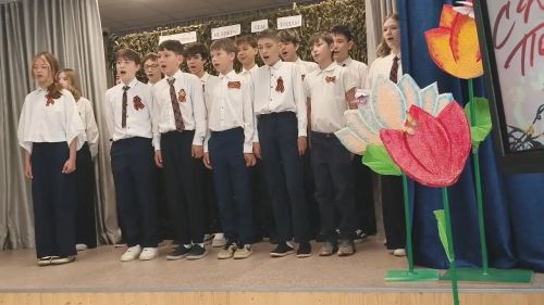 Битва хоров в Песчано-Ковалинской школе: дань уважения подвигу предков