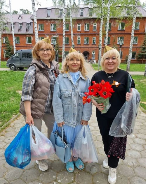Сотрудники Минфина Татарстана поздравили подопечных пансионата в Лаишевском районе с Днем Победы