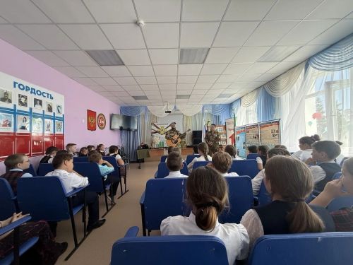 Участники СВО провели «уроки мужества» для учащихся Лаишевского района