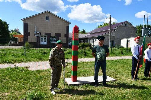 Установка пограничного столба: дань памяти и защита страны