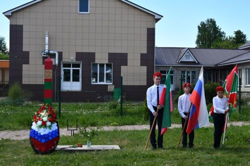 Установка пограничного столба: дань памяти и защита страны