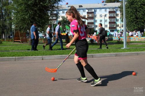В Казани в лицее № 121 открыли обновленную хоккейную площадку
