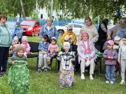 Сохраняя корни: в селе Татарский Янтык прошел детский Сабантуй
