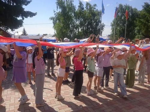Пришкольный лагерь «Солнышко»: насыщенная патриотическая программа в честь Дня России