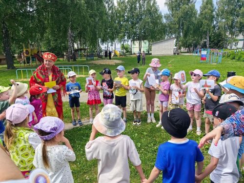 В День России в Лаишевском районе организовали квест «Тайна волшебной короны»