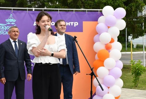 Лаешта «Белогорье» Яшьләр үзәге базасында«2026 елның 17 июнендә «Добрый Лаишевский» күпфункцияле  волонтерлык һәм гражданлык башлангычларының системалы ярдәм итү үзәге ачылды.