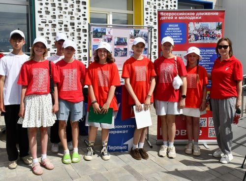 Лаешта «Белогорье» Яшьләр үзәге базасында«2026 елның 17 июнендә «Добрый Лаишевский» күпфункцияле  волонтерлык һәм гражданлык башлангычларының системалы ярдәм итү үзәге ачылды.