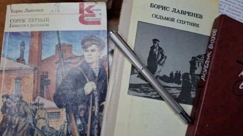 В Лаишевской библиотеке подготовили выставку, посвященную юбилею Бориса Лавренева