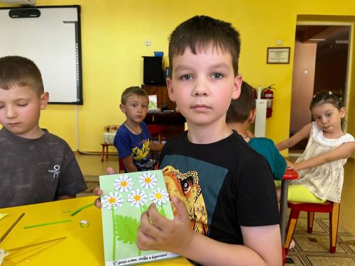 «Движение Первых» Лаишевского района поздравило малышей с Днем семьи, любви и верности