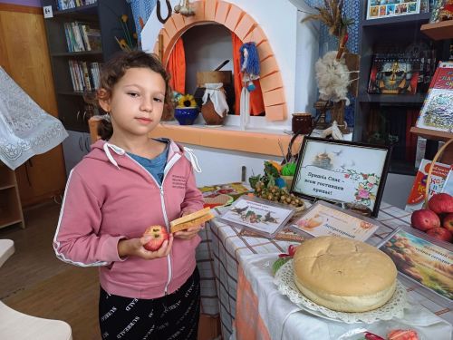 Фольклорные посиделки увлекательно прошли в детской библиотеке Лаишева
