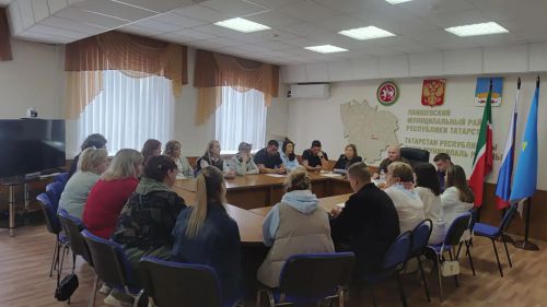 В Лаишевском районе обсуждают борьбу с незаконной продажей алкоголя несовершеннолетним