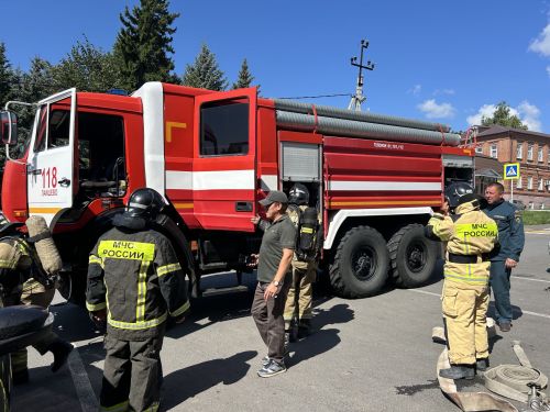 В Лаишевском отделе МВД прошли совместные учения полицейских и сотрудников МЧС