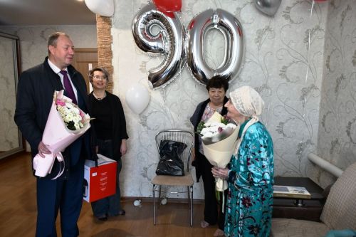Почетный сотрудник редакции районной газеты отмечает 90-летие