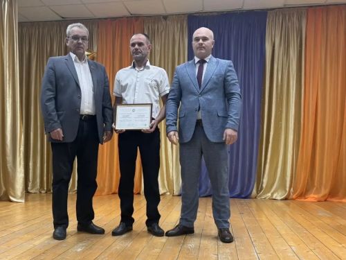 В Лаишевском районе продолжается вручение сертификатов электронной доски почета РТ