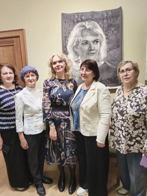 В старинных вещах есть частица души родного человека