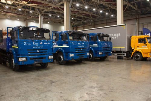 «КАМАЗ» передал автомобили для нужд гуманитарной миссии «Народного фронта»