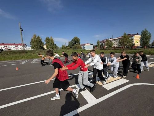 В Лаишевской школе № 2 провели осеннюю благотворительную ярмарку