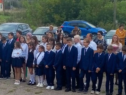 В День знаний первоклассникам Лаишевского района дарили «Самолетики будущего»