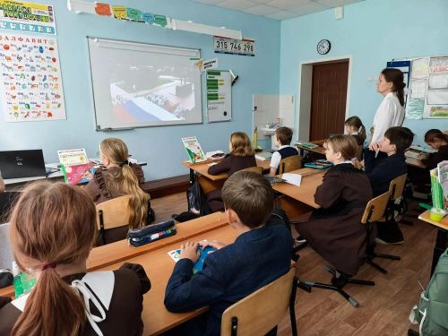 В Орловской школе прошел час истории, посвященный воссоединению с новыми регионами