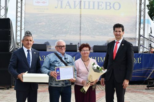 На Дне города наградили семейные пары, супружеский стаж которых 50 и более лет