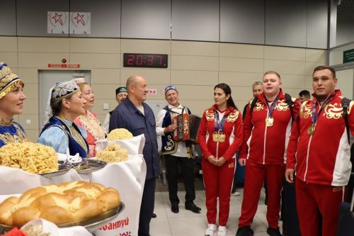 Жители Лаишевского района встретили земляков-чемпионов Всемирных игр кочевников