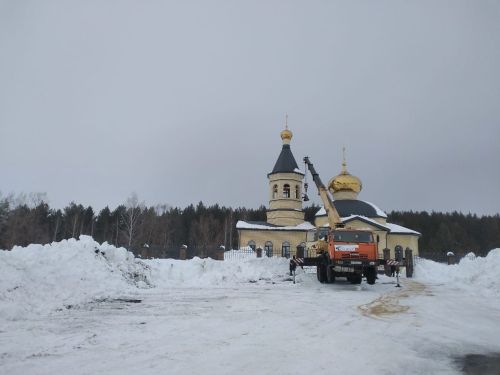 В селе Среднее Девятово Лаишевского района состоялась установка колокола Благовест на колокольню старящейся церкви