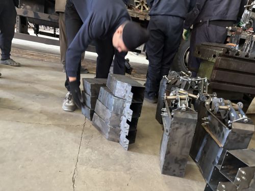 Сороковая отправка гуманитарки: как полковник запаса из Лаишево превратил личную инициативу в народное движение