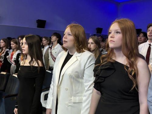 Торжественное вручение аттестатов выпускникам района