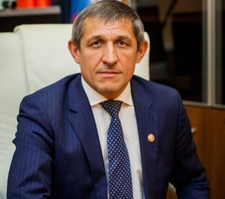 Глава Лаишевского района Ильдус Зарипов поздравляет мусульман со светлым праздником Ураза-байрам